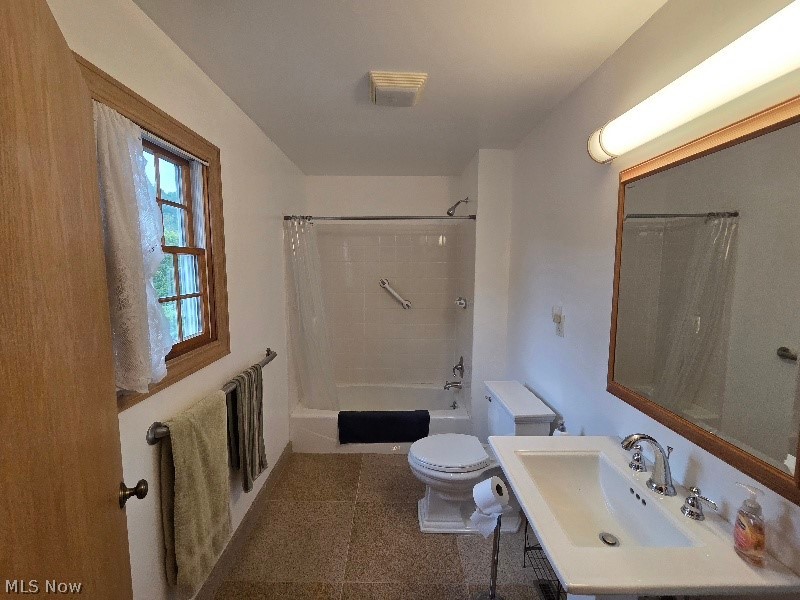 3221 Seifert Lewis Road Hubbard OH 44425
