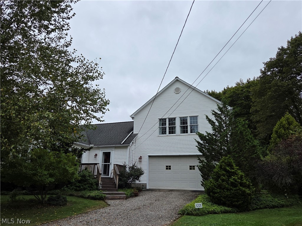 3221 Seifert Lewis Road Hubbard OH 44425