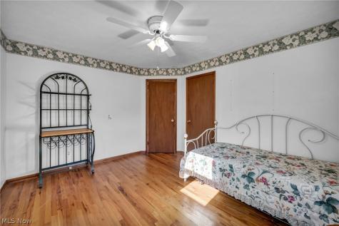 1347 S Polen Avenue Mogadore OH 44260