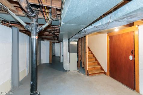325 E 244th Street Euclid OH 44123