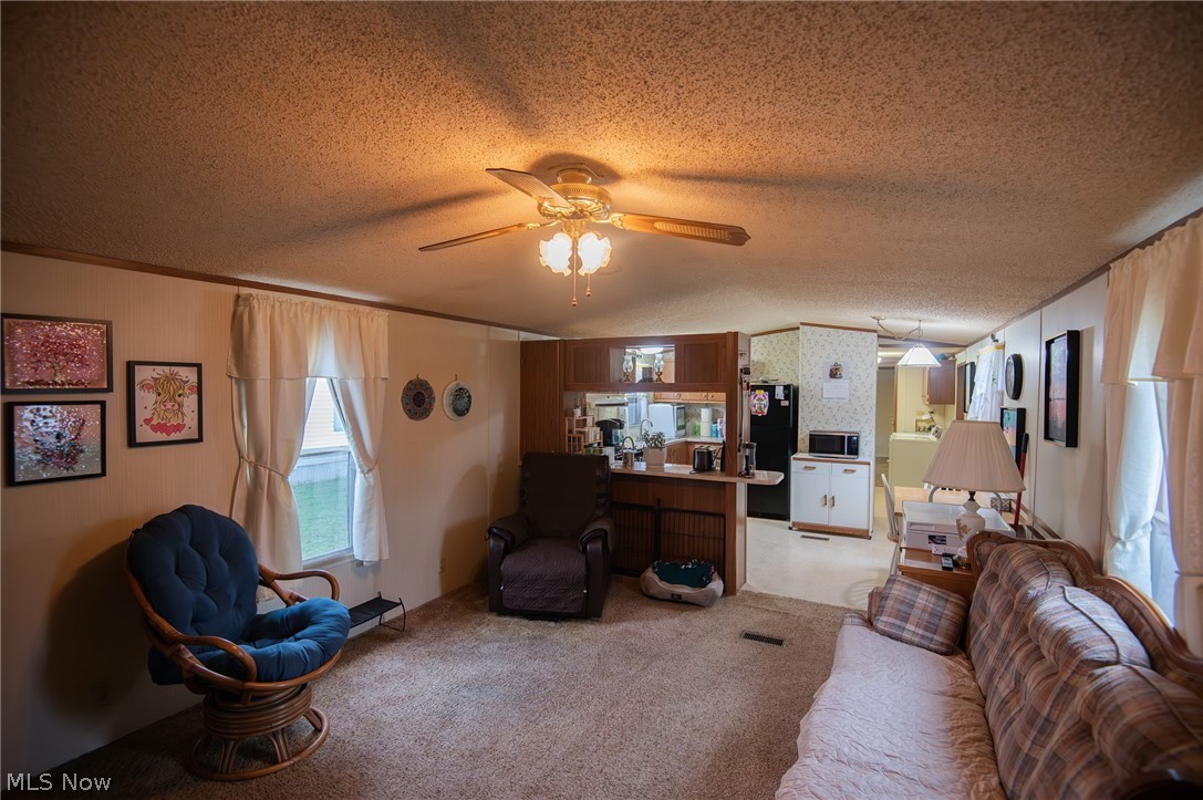 708 Country Pines Drive SW Warren OH 44481