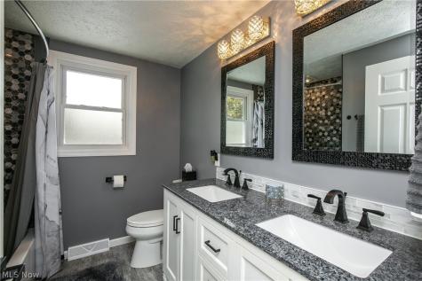 8318 Kellydale Street NW Massillon OH 44646