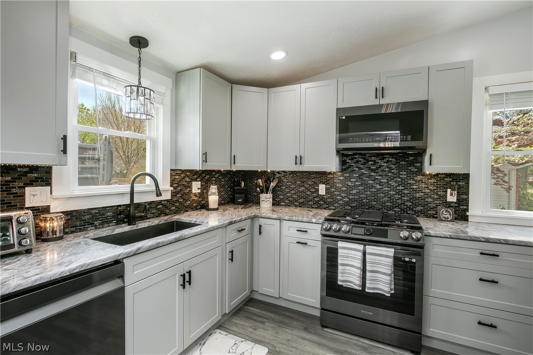 8318 Kellydale Street NW Massillon OH 44646