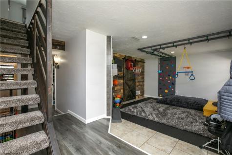 8318 Kellydale Street NW Massillon OH 44646