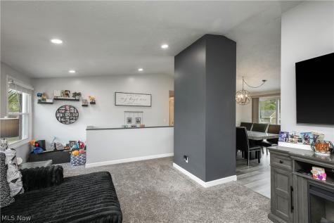 8318 Kellydale Street NW Massillon OH 44646