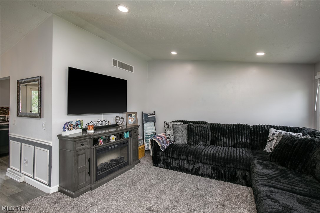 8318 Kellydale Street NW Massillon OH 44646