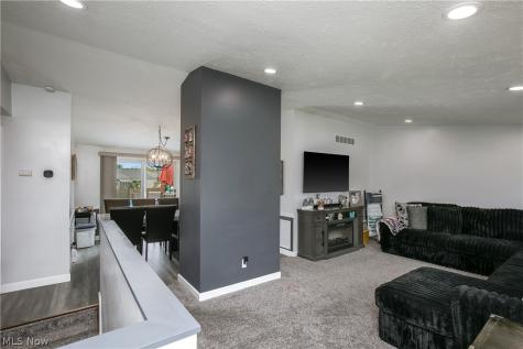 8318 Kellydale Street NW Massillon OH 44646