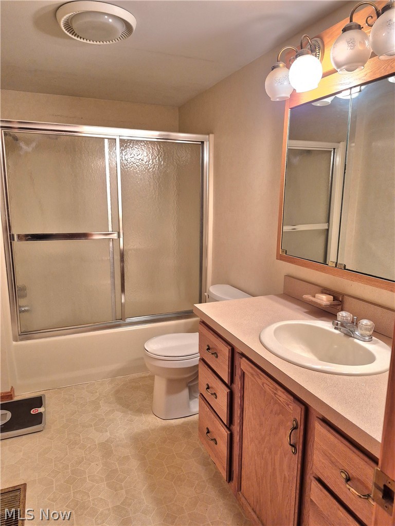 1174 Henn Hyde Road NE Warren OH 44484