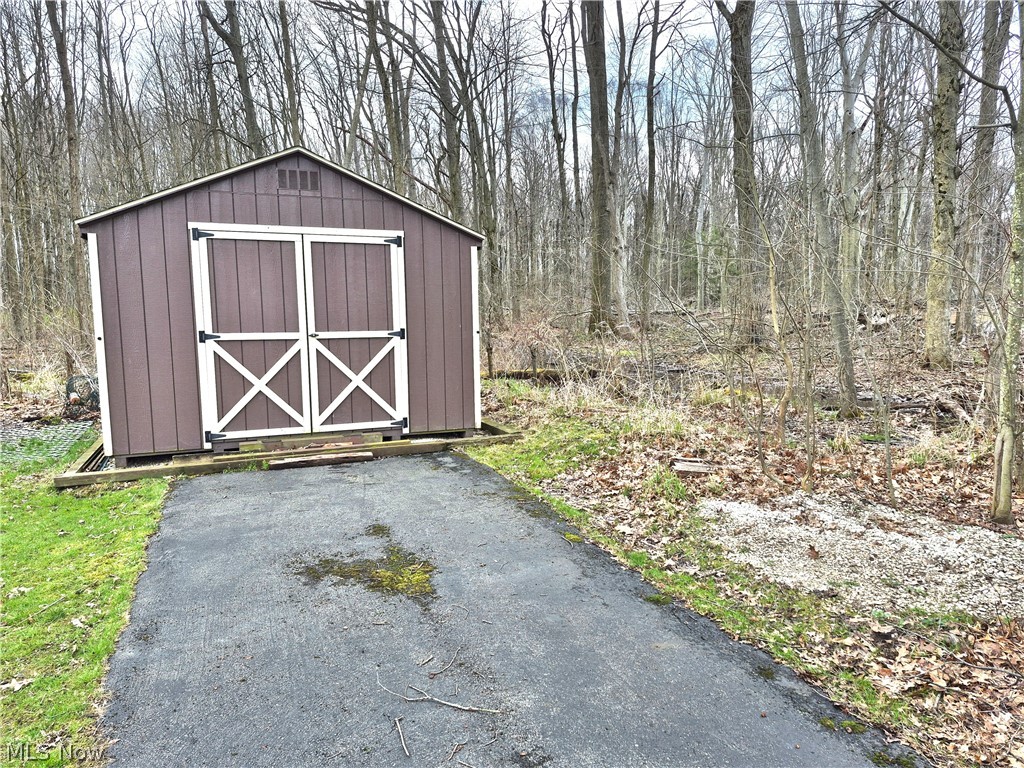 1174 Henn Hyde Road NE Warren OH 44484