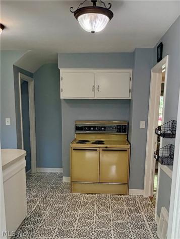 1403 Croyden Road Lyndhurst OH 44124