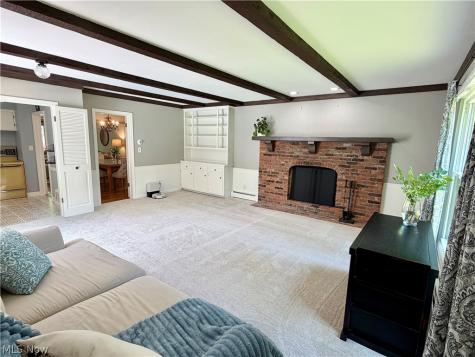 1403 Croyden Road Lyndhurst OH 44124