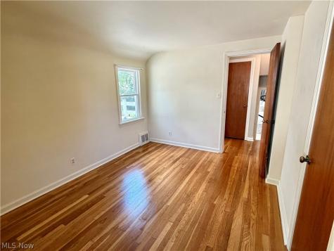 1403 Croyden Road Lyndhurst OH 44124