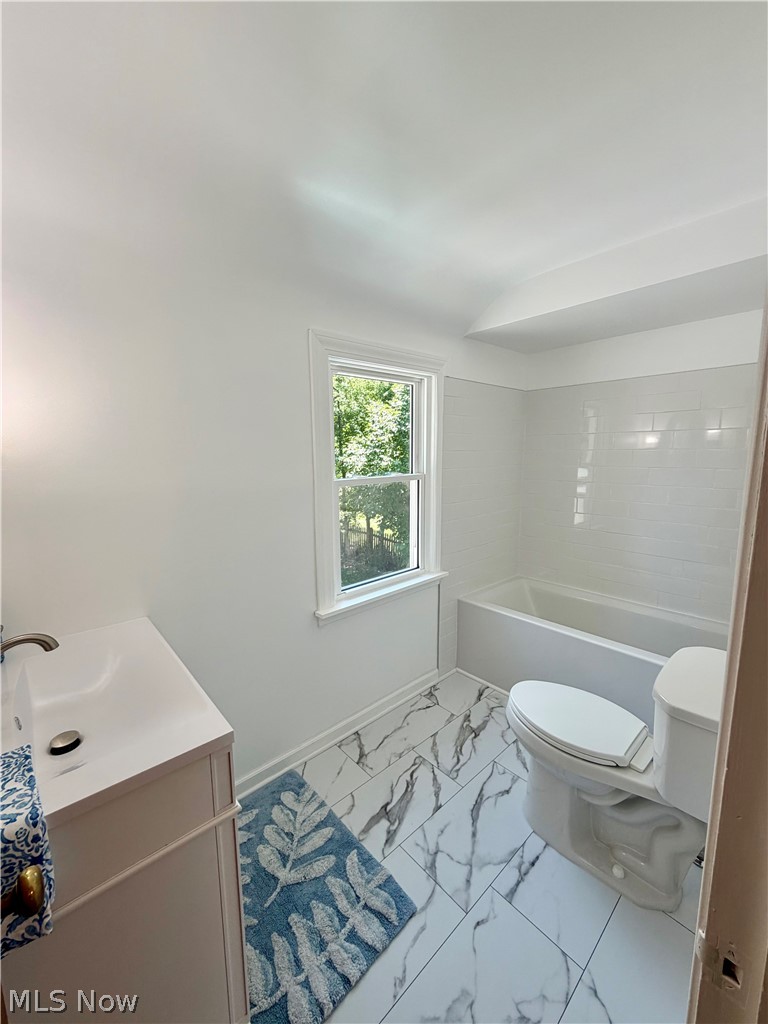 1403 Croyden Road Lyndhurst OH 44124