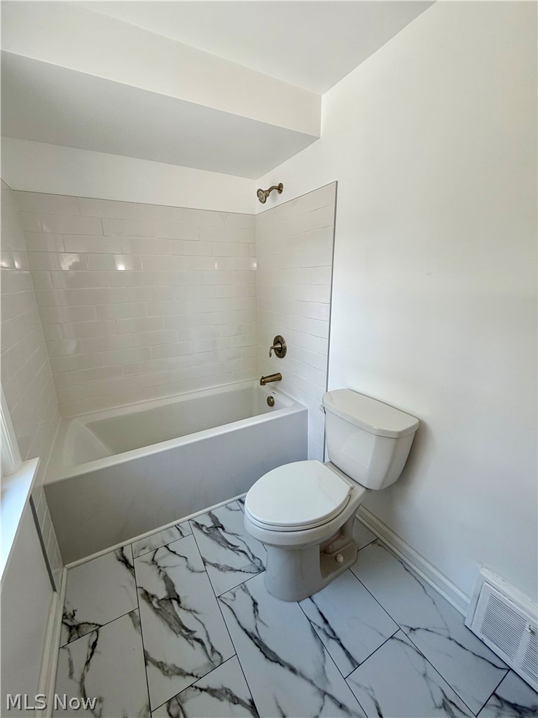 1403 Croyden Road Lyndhurst OH 44124