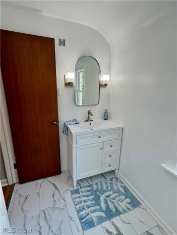 1403 Croyden Road Lyndhurst OH 44124