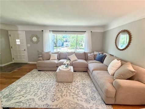 1403 Croyden Road Lyndhurst OH 44124
