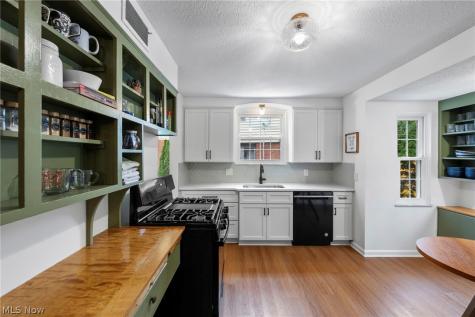 19190 S Sagamore Road Fairview Park OH 44126