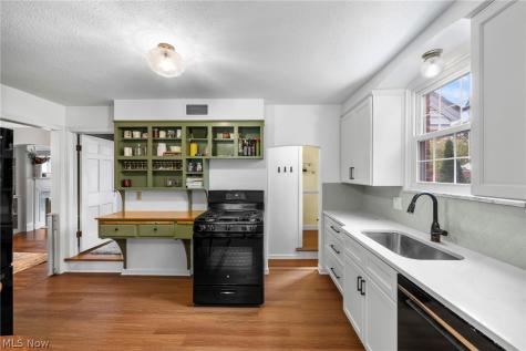 19190 S Sagamore Road Fairview Park OH 44126