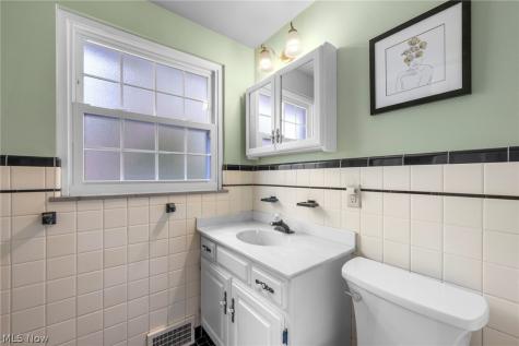 19190 S Sagamore Road Fairview Park OH 44126