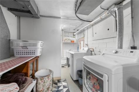 19190 S Sagamore Road Fairview Park OH 44126