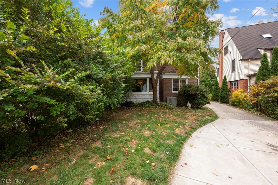 19190 S Sagamore Road Fairview Park OH 44126