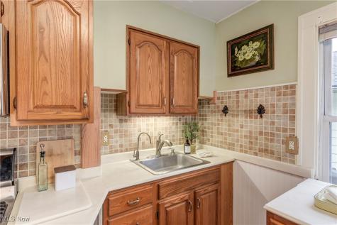 24401 Bruce Road Bay Village OH 44140