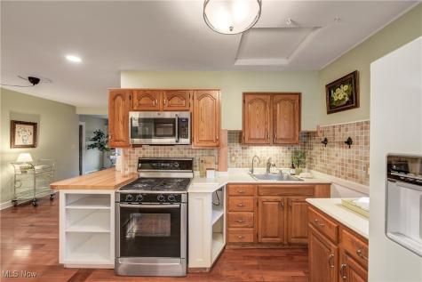 24401 Bruce Road Bay Village OH 44140