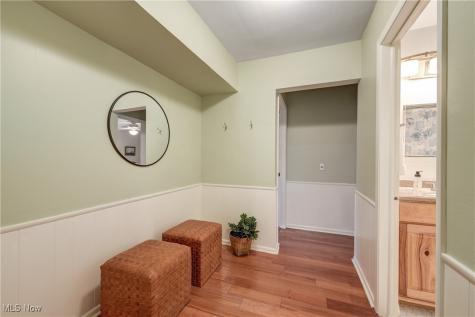 24401 Bruce Road Bay Village OH 44140