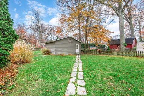 24401 Bruce Road Bay Village OH 44140