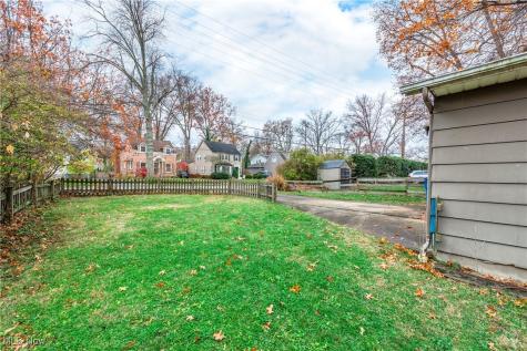 24401 Bruce Road Bay Village OH 44140