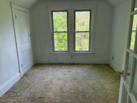 1111 Hillary Square Steubenville OH 43952