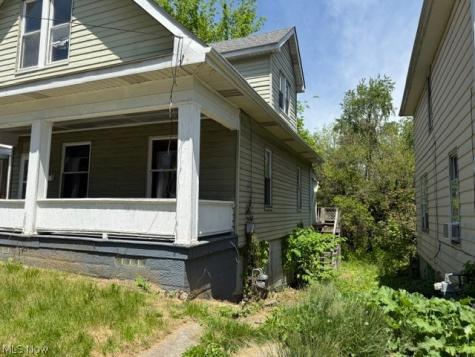 1111 Hillary Square Steubenville OH 43952