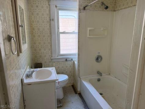 1111 Hillary Square Steubenville OH 43952