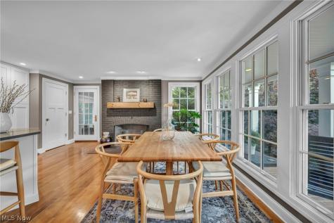 385 Longbeach Bay Village OH 44140