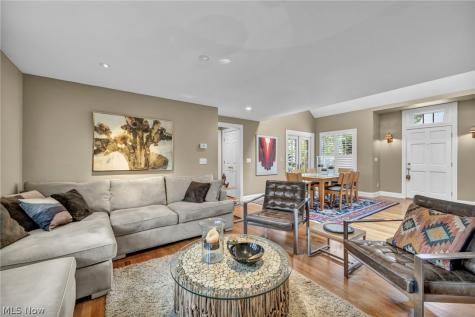 385 Longbeach Bay Village OH 44140
