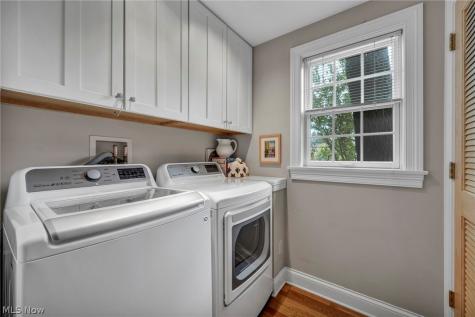 385 Longbeach Bay Village OH 44140