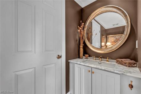 385 Longbeach Bay Village OH 44140