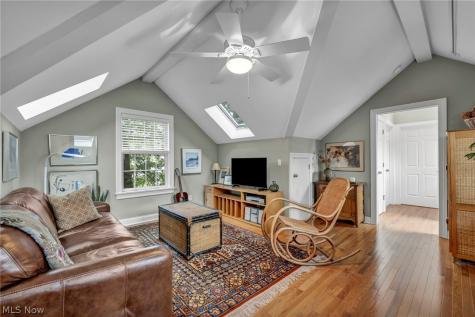 385 Longbeach Bay Village OH 44140