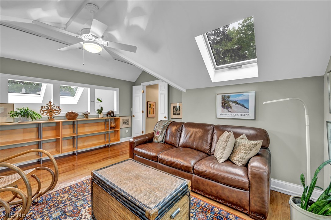 385 Longbeach Bay Village OH 44140