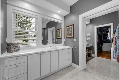 385 Longbeach Bay Village OH 44140