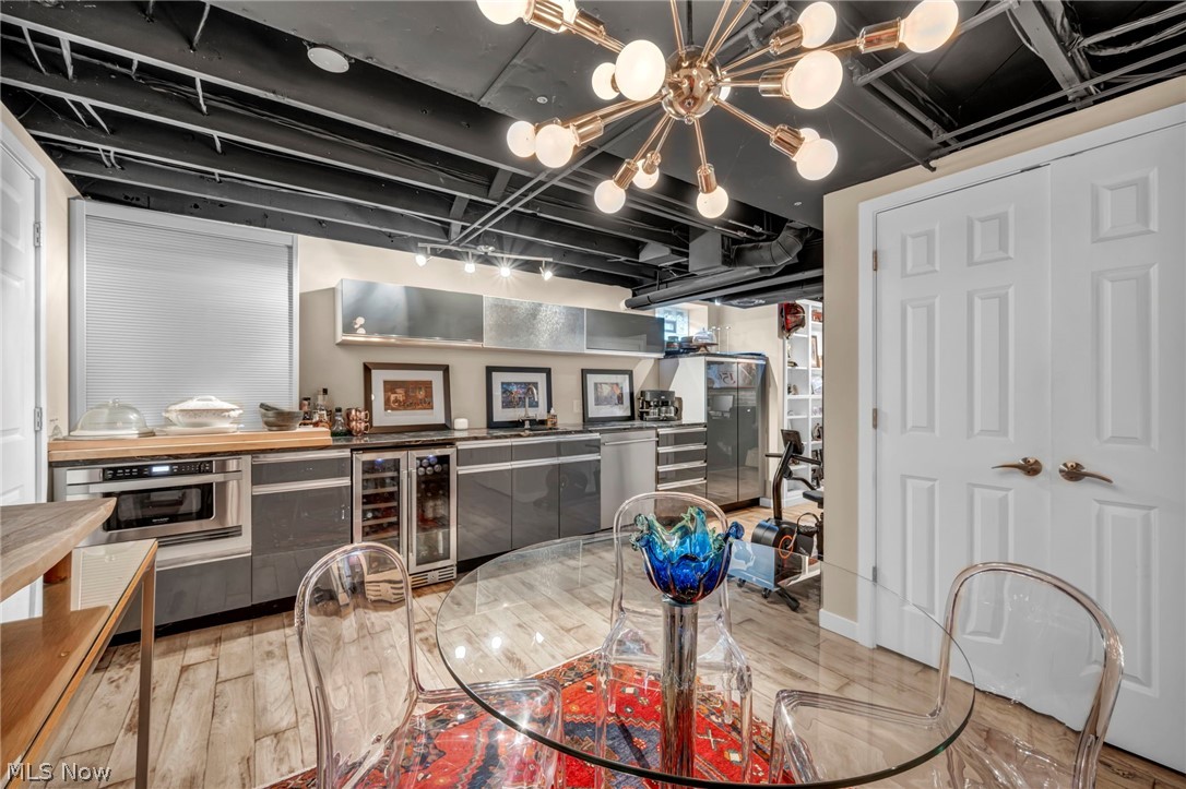 385 Longbeach Bay Village OH 44140