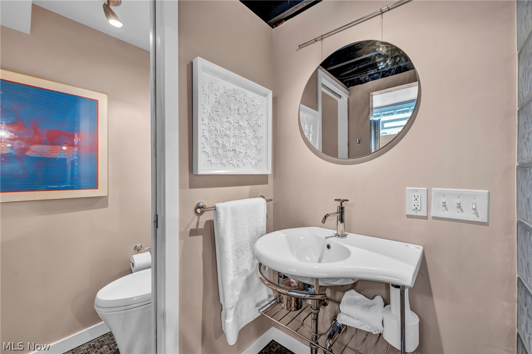 385 Longbeach Bay Village OH 44140