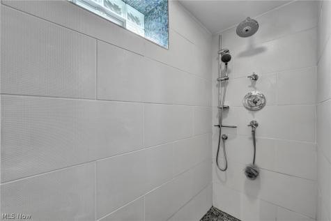 385 Longbeach Bay Village OH 44140