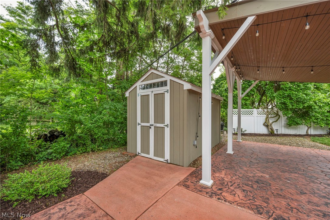 385 Longbeach Bay Village OH 44140