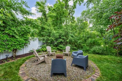 385 Longbeach Bay Village OH 44140