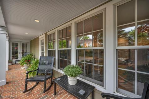 385 Longbeach Bay Village OH 44140