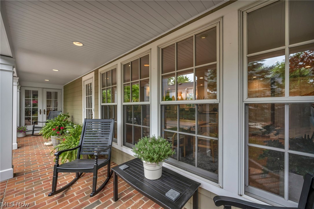 385 Longbeach Bay Village OH 44140