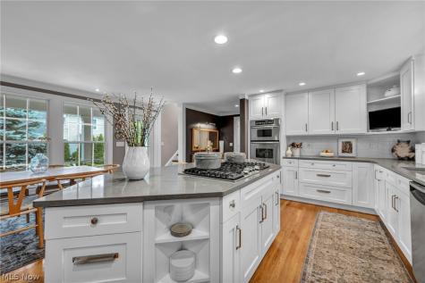 385 Longbeach Bay Village OH 44140