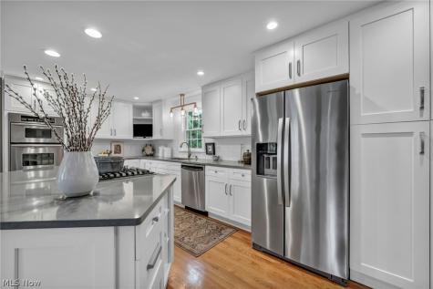 385 Longbeach Bay Village OH 44140