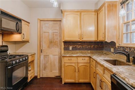 3675 Avalon Road Shaker Heights OH 44120